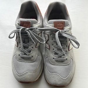 Women’s New Balance 574 size 9